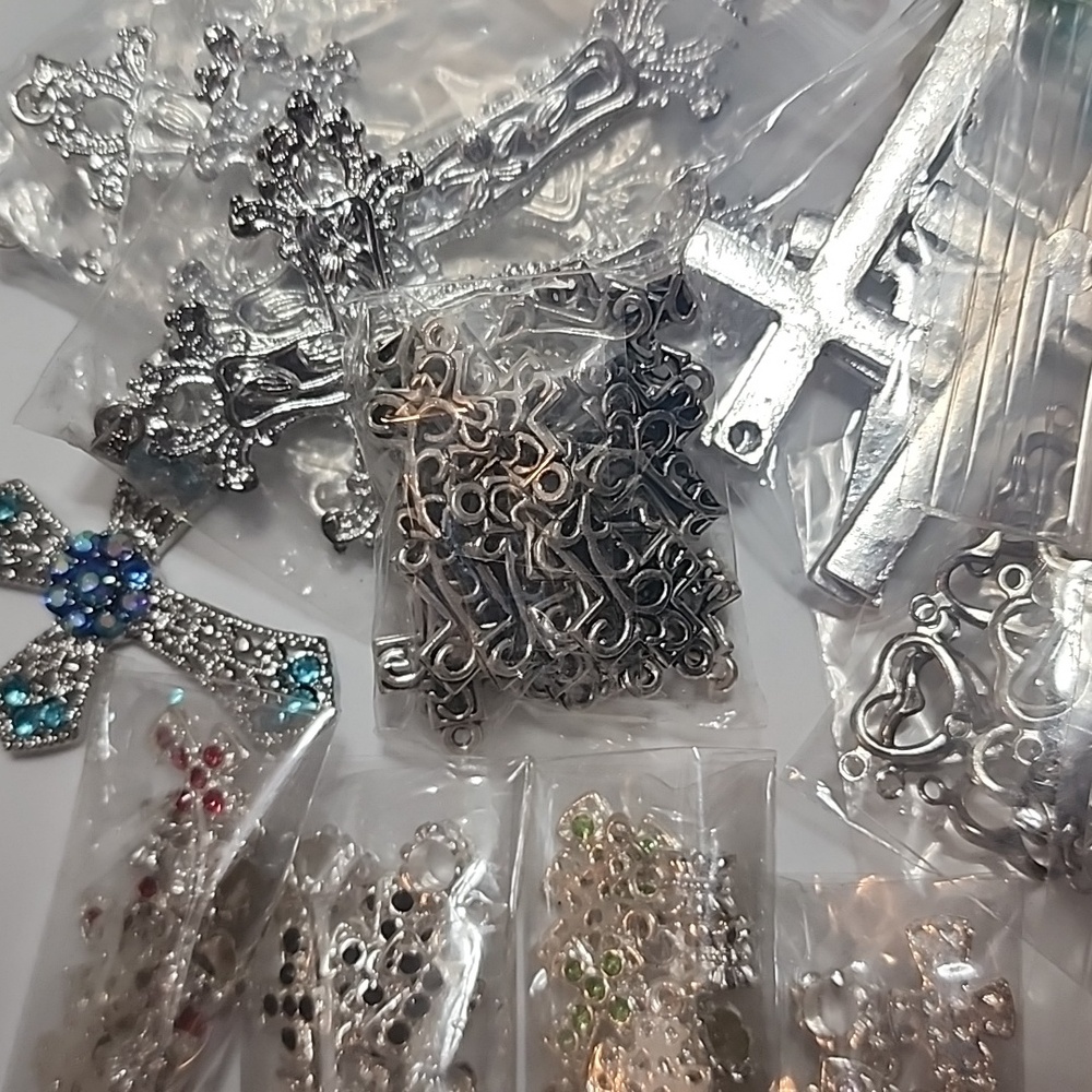 Lot Of Crosses💐🌸⚘️L@@K Pls - Picture 7 of 8